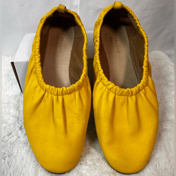 Everlane Yellow Flats 🍋 - Picture 2 of 9